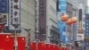 民意驱动中国提高税免额？图为人头攒动的上海南京路。