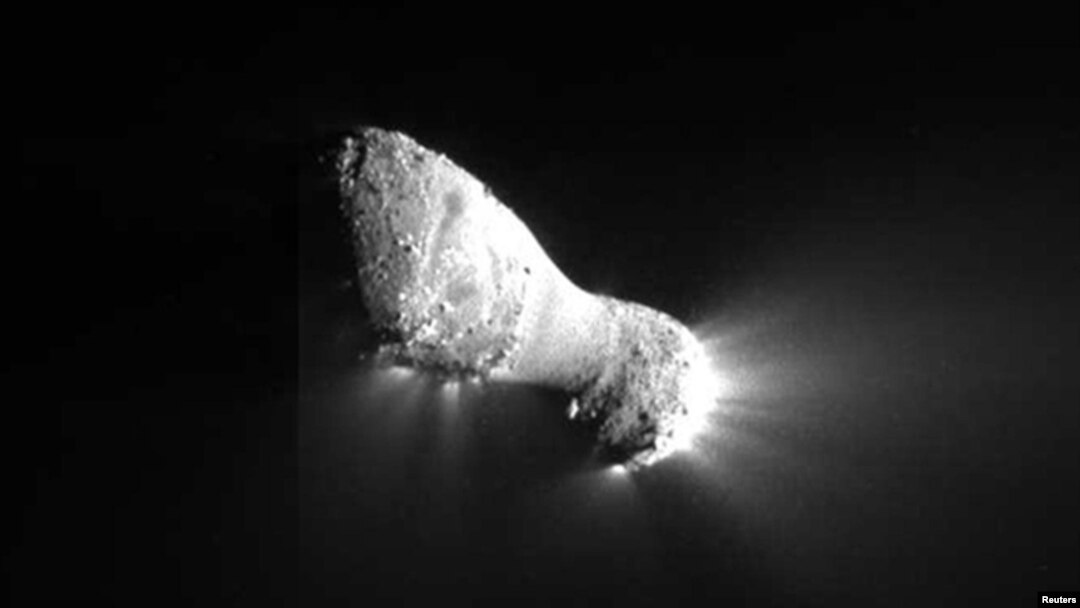 This view of comet Hartley 2 was taken by NASA's EPOXI mission during its flyby of the comet and was captured by the spacecraft's Medium-Resolution Instrument, November 4, 2010.