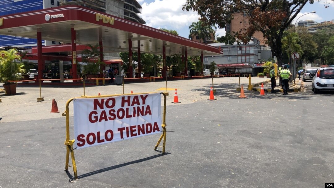 La crisis económica y la mala administración pública de la industria de los hidrocarburos han llevado la operatividad de las refinerías nacional a niveles mínimos. [Foto: Adriana Núñez R, VOA]