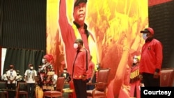 Presidente angolano na celebração do 64º aniversário do MPLA