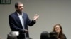 ARCHIVO - Alfredo Romero, presidente del Foro Penal venezolano, participa en una reunión sobre derechos humanos en Caracas, el 15 de agosto de 2024. La ONG reportó 1.903 presos políticos en el país.
