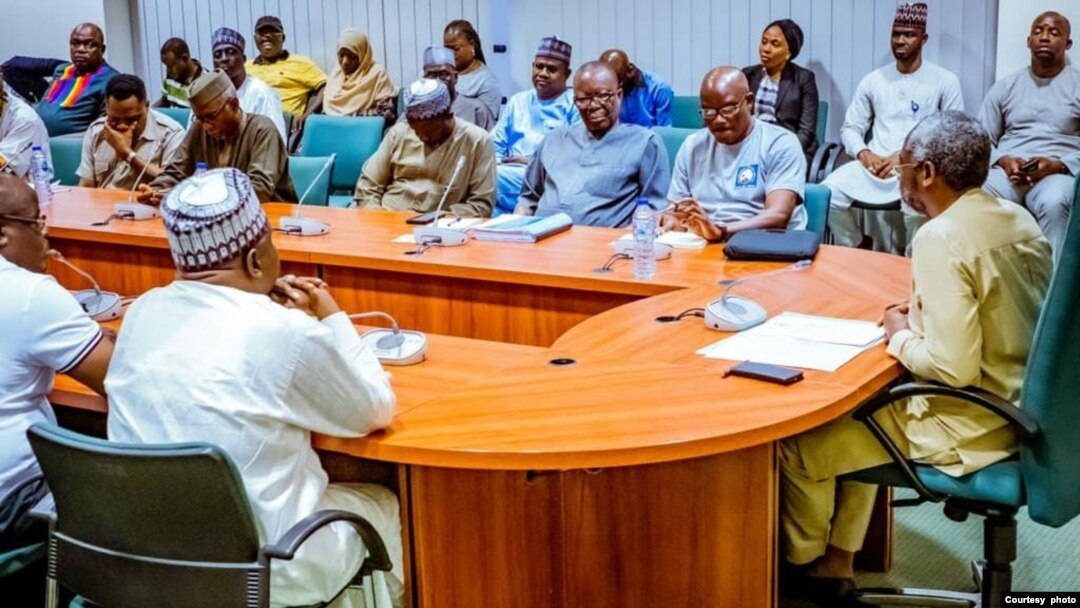 Shugabannin kungiyar ASUU tare da shugaban Majalisar wakilan Najeriya Femi Gbajabiamila yayin wani zaman sulhu da majalisar ta taba shirya wa don kawo karshen yajin aiki