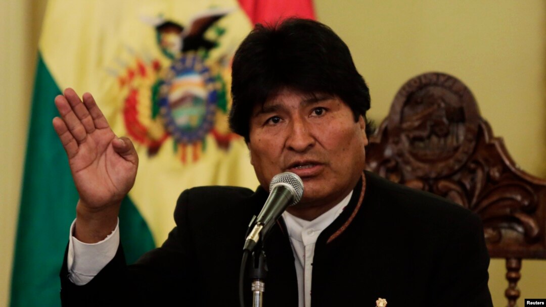 Evo Morales fue ignorado por la diputada opositora Norma Piérola durante la entrega de credenciales a las autoridades electas.