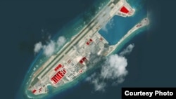 美国智库战略与国际研究中心(CSIS)的分支机构“亚洲海事透明倡议 ”（Asia Maritime Transparency Initiative）2017年12月公布的永暑礁的卫星图像。