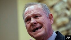 Roy Moore, se postula al Senado de EE.UU. por Alabama.