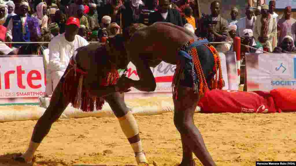 Dan Tambaye Da Dan Tela Na Fafatawa A Gasar Kokawa Karo Na Kusa Da Karshe