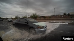Una foto de las condiciones en Mexicali, en la península mexicana de Baja California, al paso de la tormenta tropical Hilary el 20 de agosto de 2023.