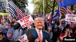 喬​治亞州的選民在亞特蘭大集會，抗議11月3日的選舉結果不公（2020年11月21日）