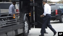 Según la mayoría de las encuestas Barack Obama le lleva una ligera ventaja a su rival, el republicano Mitt Romney.