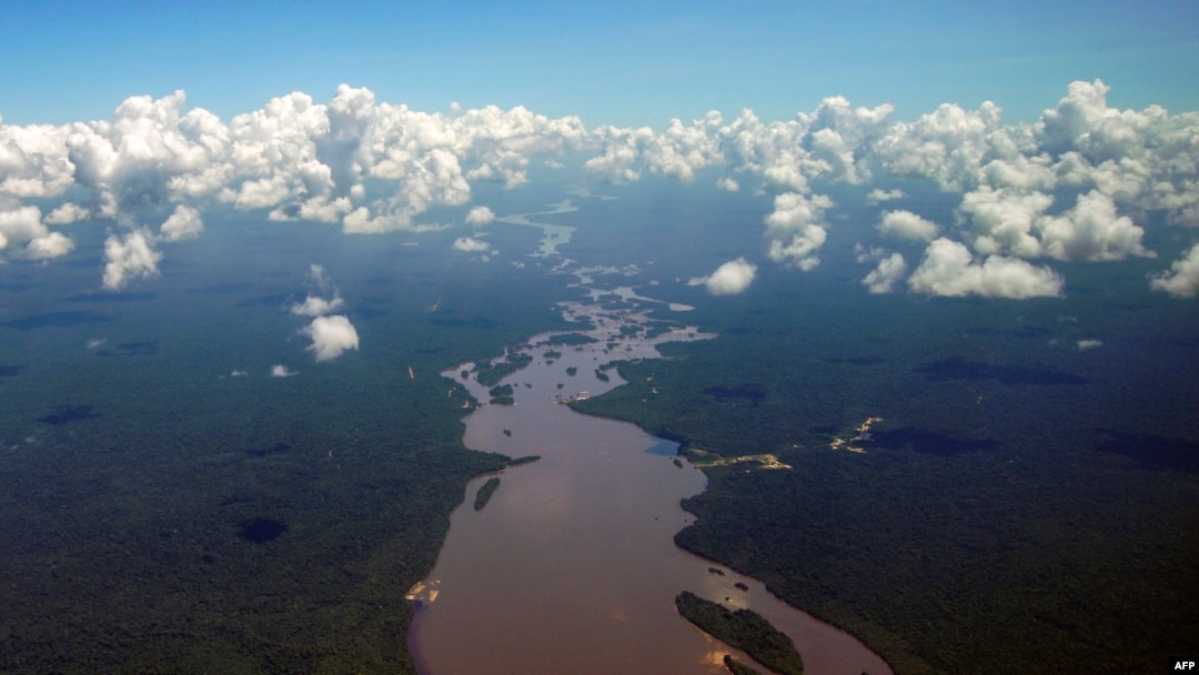 ARCHIVO - Vista aérea del río Esequibo
