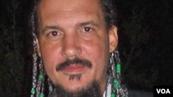 Eduardo White