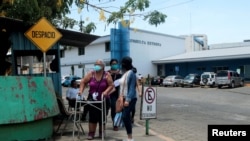 A la fuerte crisis económica que vive Nicaragua desde hace algo más de dos años, le han seguido las restricciones e impacto social causados por la pendemia de COVID-19.