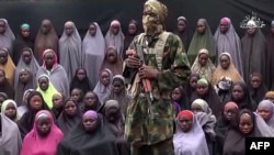 Boko Haram a 14 Ago. 2016 publicou video supostamente mostrando algumas raprigas que foram raptadas pelo grupo em 2014 