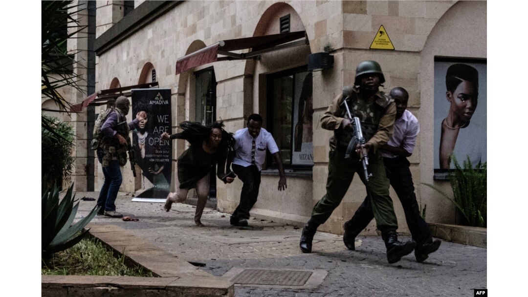 El presidente de Kenia, Uhuru Kenyatta, dijo el miércoles 16 de enero de 2019 que fuerzas de seguridad abatieron a los milicianos que perpetraron el ataque en Nairobi.
