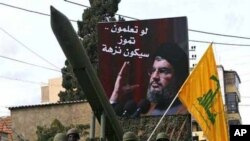 حسن نصرالله، رهبر گروه حزب الله لبنان است که از حمایت ایران حمایت می شود.