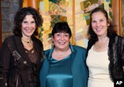 Howard Miller's daughters (from left) Wendy Miller, Sara Arnon and Julie Miller-Soros.