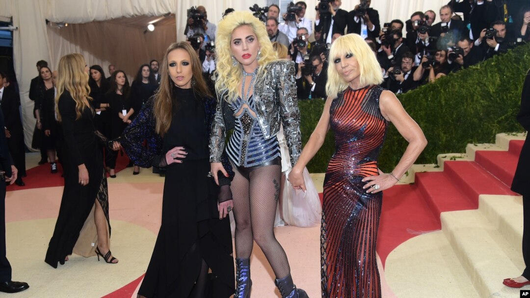 Allegra Versace, from left, Lady Gaga and Donatella Versace arrive at The Metropolitan Museum of Art Costume Institute Benefit Gala, celebrating the opening of "Manus x Machina: Fashion in an Age of Technology" on May 2, 2016, in New York.