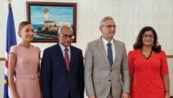 Débora Carvalho, futura primeira dama, José Maria Neves, Presidente eleito, Jorge Carlos Fonseca, Presidente cessante, Lída Fonseca, primeira dama, Praia, 21 de Outubro de 2021