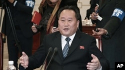 지난 2018년 1월 판문점 '평화의 집'에서 열린 남북고위급회담에서 북측 단장인 리선권 조국평화통일위원회 위원장이 기자들에게 북한의 입장을 밝히고 있다.