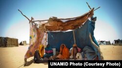 Displaced persons such as these from East Darfur, who are at a camp in Darfur, would benefit from increased aid that UN official Valerie Amos pledged to call for.
