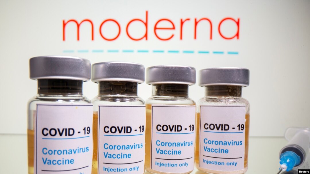 En esta ilustración tomada el 31 de octubre de 2020, se ven ampollas con la etiqueta: "COVID-19 / Vacuna contra el coronavirus / Inyección solamente”.[Archivo]