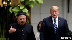 北韓領導人金正恩和美國總統特朗普2019年2月28日在越南河內的美朝峰會上 - 資料照片