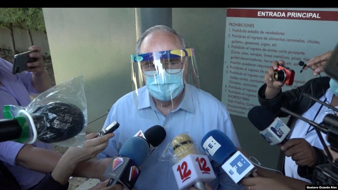 El orteguismo controla ocho canales en Nicaragua, mientras la prensa privada e independiente hace lo propio con dos, hoy bajo la mira fiscal. Foto Gustavo Ocando.