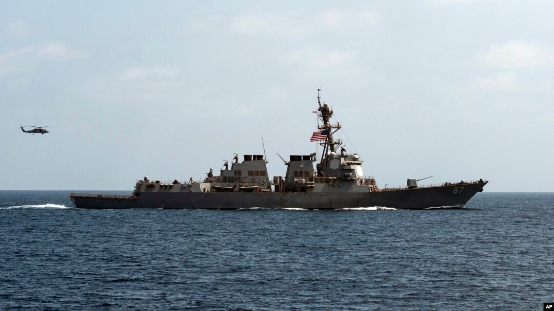 Medidas defensivas del destructor de la Armada de EE.UU. USS Mason habrían impedido que fuera atacado por un misil lanzado desde Yemen hacia el Mar Rojo.