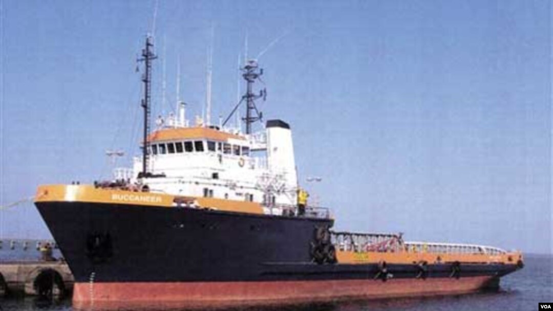 El tanquero italiano secuestrado visto en una foto de archivo, en la actualidad se halla actualmente rumbo al este, hacia Somalia.