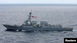 美軍“查菲號”驅逐艦2012年7月18日參加在夏威夷舉行的一次海軍軍演.