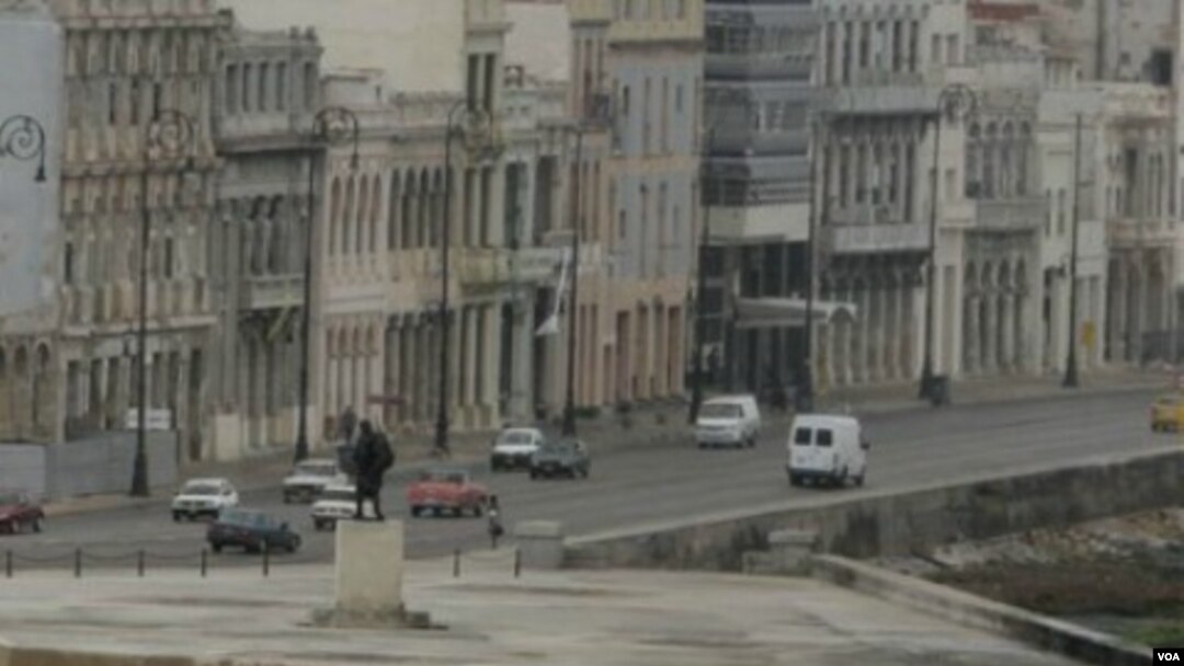 Cuba anunció que permitiría que la gente compre y venda casas por primera vez en más de 50 años.