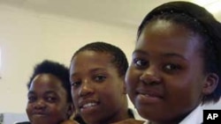 Há um crescendo de mulheres universitárias na África Oriental, depois de iniciativas governamentais em prol da promoção feminina no domínio das ciências exactas ao nivel da região