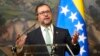 El canciller venezolano Yvan Gil habla a la prensa durante una conferencia junto a su par ruso Sergey Lavrov en Moscú, Rusia, el 16 de noviembre de 2024. El funcionario dijo este martes que en su país no hay presos políticos. (ARCHIVO: AP)
