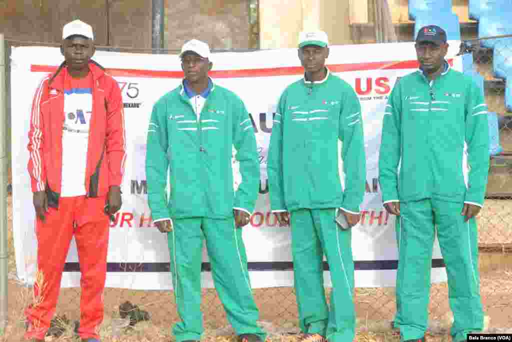Bala Branco, Tare Da Wasu Daga Cikin Ma'aikatan Muryar Amurka Yayin Da Kungiyar Kwalon Kafa Ta VOA Flamingo Zata Fafata Da Sokoto Rima