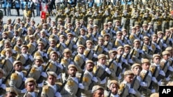 تحلیلگران می گویند که ایجاد "اردوی آزادی بخش شیعه" فقط تنش های فرقه گرایی را در منطقه شعله ور خواهد کرد.