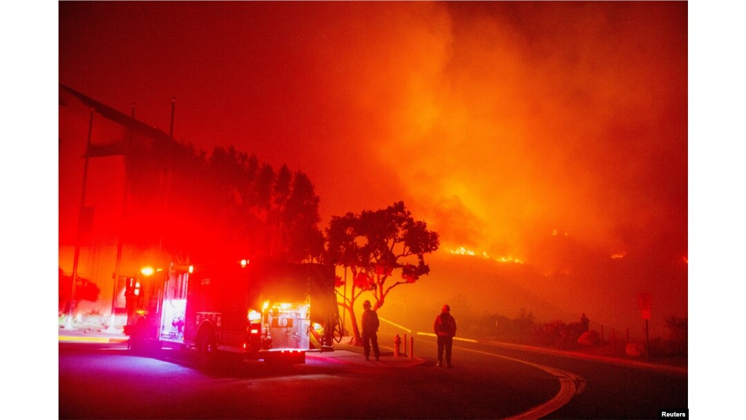 En Fotos | Incendios en en Malibú, California, dejan cortes de energía y evacuaciones 