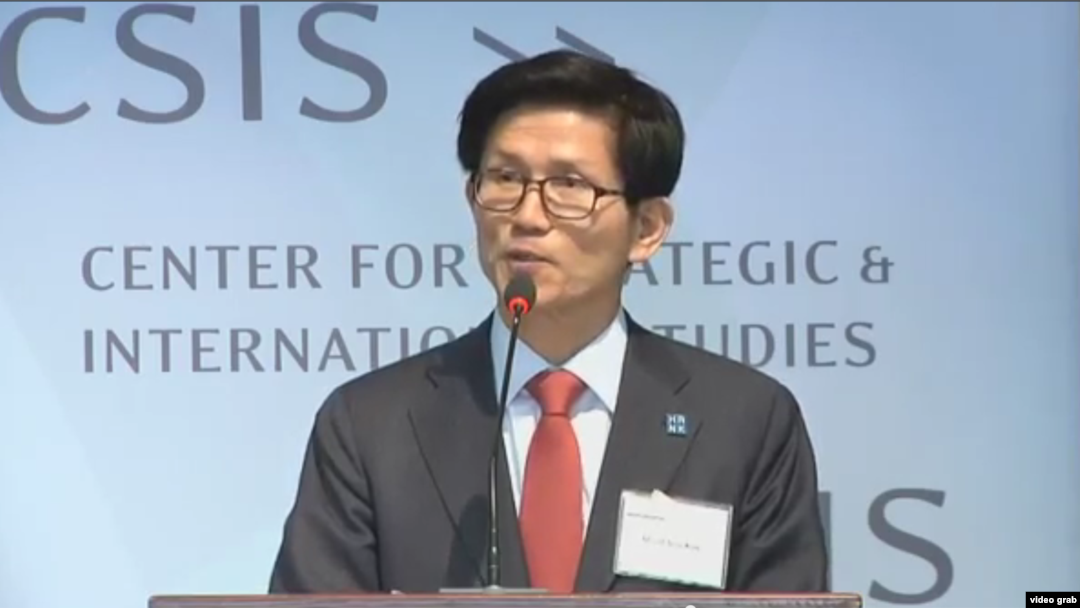 새누리당에서 보수혁신특별위원장으로 활동하고 있는 김문수 전 경기지사가 17일 미국 워싱턴DC 전략국제문제연구소(CSIS)에서 열린 북한 인권 대토론회에서 연설하고 있다.