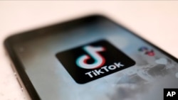 一部智能手機上顯示的TikTok標識。