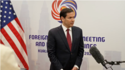 美国国务卿卢比奥在吉隆坡参加东盟会议期间回答记者提问。(2025年7月10日)