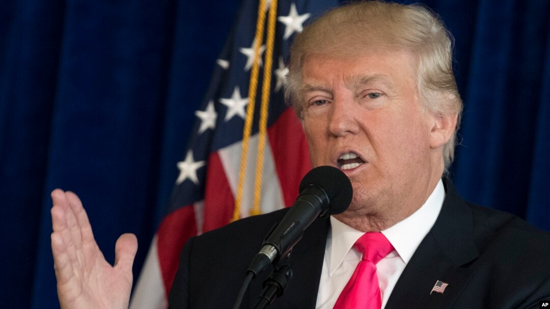 El candidato presidencial republicano Donald Trump habló en una conferencia de prensa en Doral, Florida, el miércoles, 27 de julio de 2016.