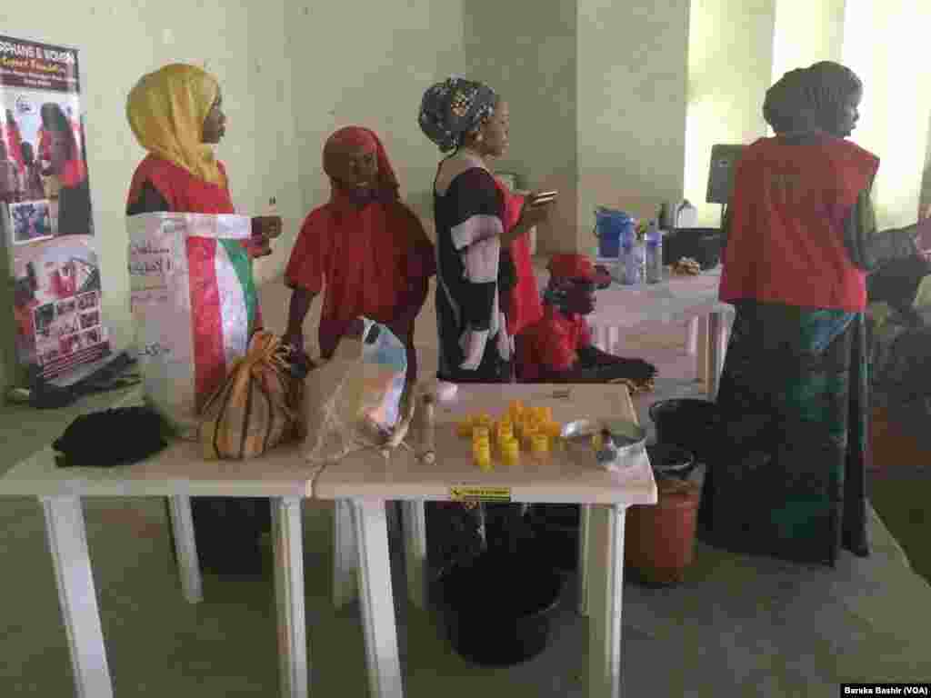 Kungiyar Orphans And Women Support Foundation Ta Hoaras Da Mata Sana'o'in Hannu A Jihar Kano