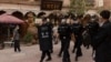 中國警察在新疆喀什老城巡邏。 （2021年5月4日）