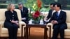 美国国务卿克林顿2012年9月5日在北京人民大会堂同中国国家主席胡锦涛举行会谈