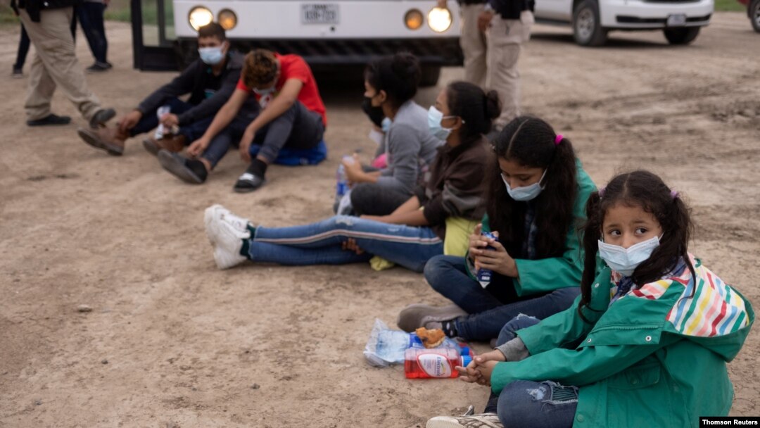 FOTO DE ARCHIVO: Migrantes solicitantes de asilo en La Joya Texas