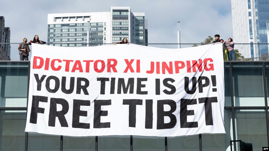 Tibetan student activists protest Chinese President Xi Jinping's leadership and rights record in San Francisco, on Nov.10, 2023, ahead of his arrival in the US for the APEC Summit and a meeting with US President Joe Biden.