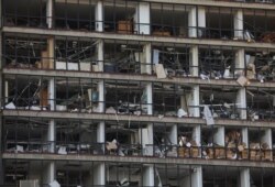 Edificios en Beirut perdieron completamente su fachada por la onda expansiva de la explosión.