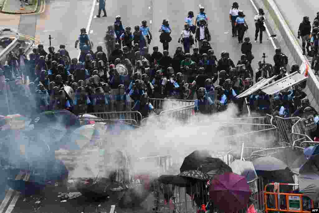 2019年6月12日,數萬抗議民眾包圍香港立法會,香港警方與抗議者發生衝突。