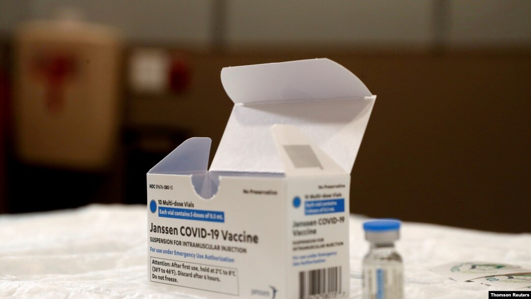 Archivo - Imagen de un frasco de la vacuna Johnson & Johnson contra la COVID-19.