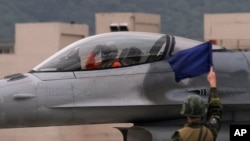台灣空軍F16戰鬥機座艙(2013年1月23日)